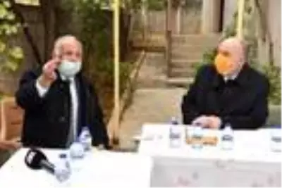 Valiye, evliliğinin ilk günlerinde eşinin pişirdiği mısırın 46 yıldır sakladığı püskülünü gösterdi Valiye, evliliğinin ilk günlerinde eşinin pişirdiği mısırın 46 yıldır sakladığı püskülünü gösterdi