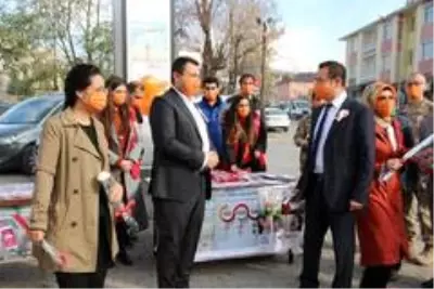 Varto'da 'Kadına Yönelik Şiddetle Mücadele' toplantısı Varto'da 'Kadına Yönelik Şiddetle Mücadele' toplantısı