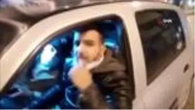 Son dakika haber | Yol kenarında yakılan lastik ateşi korkuttu Son dakika haber | Yol kenarında yakılan lastik ateşi korkuttu