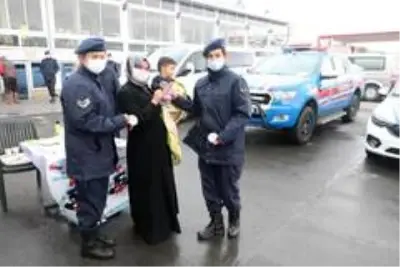 Yozgat'ta jandarma ekipleri kadına yönelik şiddete dikkat çekti Yozgat'ta jandarma ekipleri kadına yönelik şiddete dikkat çekti