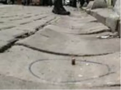 Zeytinburnu'nda silahlı sopalı kavga: 2 yaralı Zeytinburnu'nda silahlı sopalı kavga: 2 yaralı