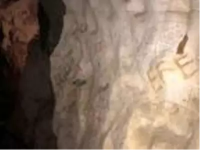 3 bin yıllık mağaranın duvarlarını yazı tahtasına çevirdiler 3 bin yıllık mağaranın duvarlarını yazı tahtasına çevirdiler