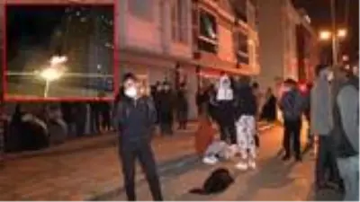 30 katlı binada yangın paniği! Gece vakti yüzlerce insan sokağa döküldü 30 katlı binada yangın paniği! Gece vakti yüzlerce insan sokağa döküldü