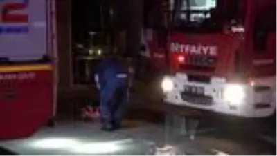 6 katlı binada sıkışan doğalgaz bomba gibi patladı 6 katlı binada sıkışan doğalgaz bomba gibi patladı