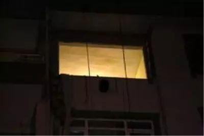 6 katlı binada sıkışan doğalgaz bomba gibi patladı 6 katlı binada sıkışan doğalgaz bomba gibi patladı