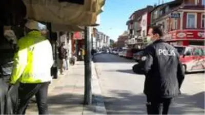 Afyonkarahisar'da cadde ve sokaklarda korona virüs denetimi Afyonkarahisar'da cadde ve sokaklarda korona virüs denetimi
