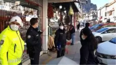 Afyonkarahisar'da cadde ve sokaklarda korona virüs denetimi Afyonkarahisar'da cadde ve sokaklarda korona virüs denetimi