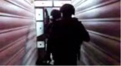 Afyonkarahisar'da yakalanan Iraklı 2 DEAŞ şüphelisi adliyede Afyonkarahisar'da yakalanan Iraklı 2 DEAŞ şüphelisi adliyede