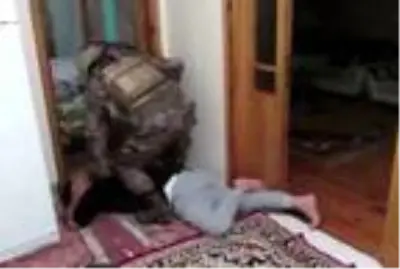 Afyonkarahisar'da yakalanan Iraklı 2 DEAŞ şüphelisi adliyede Afyonkarahisar'da yakalanan Iraklı 2 DEAŞ şüphelisi adliyede