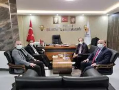 AK Parti MKYK üyesi Coşkun'dan İl Başkanı Karabıyık'a ziyaret AK Parti MKYK üyesi Coşkun'dan İl Başkanı Karabıyık'a ziyaret