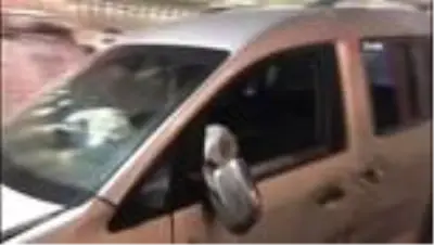Alt geçitte takla atan otomobilden yaralı kurtuldu Alt geçitte takla atan otomobilden yaralı kurtuldu