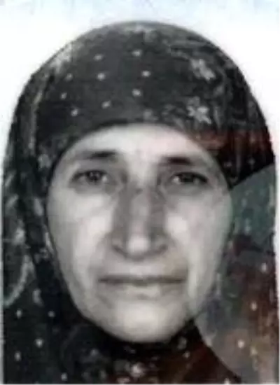 Annesini 20 yerinden bıçaklayarak öldürdü Annesini 20 yerinden bıçaklayarak öldürdü