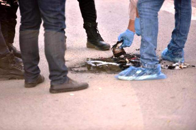 Antalya'da sokakta yunus polisi üniforması ve teçhizatı yakan şüpheli aranıyor
