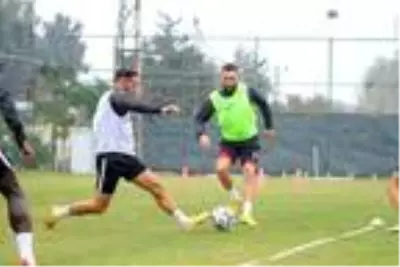 Atakaş Hatayspor'da Galatasaray maçı hazırlıkları başladı Atakaş Hatayspor'da Galatasaray maçı hazırlıkları başladı