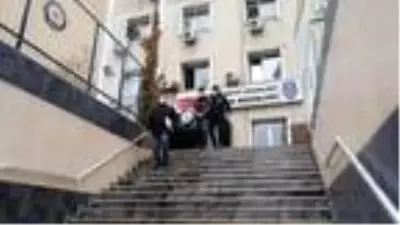 Son dakika... Uygur Türkü'nü vuran zanlının yakalanma anı kamerada Son dakika... Uygur Türkü'nü vuran zanlının yakalanma anı kamerada