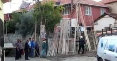 Aydın'da 'zeytin sırıkları' teknolojiye karşı direniyor Aydın'da 'zeytin sırıkları' teknolojiye karşı direniyor