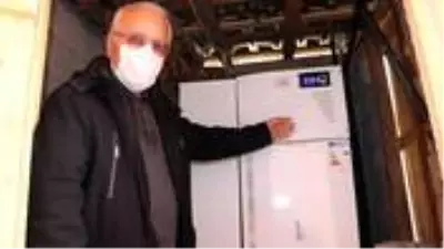 Bahçesine kurduğu güneş enerjisi sistemiyle elektrik, ısınma ve sıcak su ihtiyacını karşılıyor Bahçesine kurduğu güneş enerjisi sistemiyle elektrik, ısınma ve sıcak su ihtiyacını karşılıyor