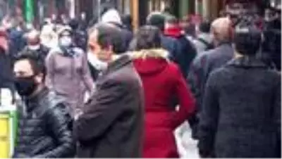 Bakan Koca'nın dikkat çektiği Gaziantep'te vatandaşlar sokaklarda Bakan Koca'nın dikkat çektiği Gaziantep'te vatandaşlar sokaklarda