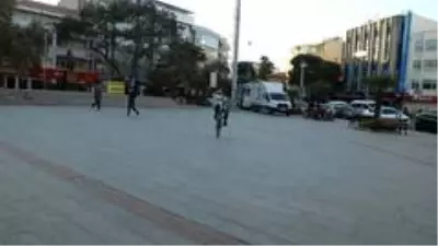Balıkesir'de 11 yaşındaki Hasan Taha bisiklet cambazı oldu Balıkesir'de 11 yaşındaki Hasan Taha bisiklet cambazı oldu
