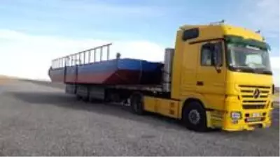 Baraj dubasının Trabzon'dan Adana'ya 750 km'lik zorlu yolculuğu Baraj dubasının Trabzon'dan Adana'ya 750 km'lik zorlu yolculuğu
