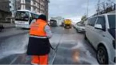 Başakşehir'deki semt pazarları dezenfekte edildi Başakşehir'deki semt pazarları dezenfekte edildi