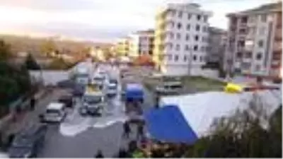 Başakşehir'deki semt pazarları dezenfekte edildi Başakşehir'deki semt pazarları dezenfekte edildi