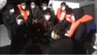Batan teknedeki 19 göçmen son anda kurtarıldı Batan teknedeki 19 göçmen son anda kurtarıldı