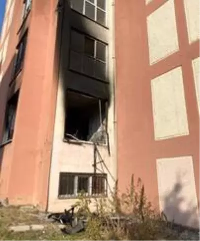 Son dakika haberleri: Binanın ortak kullanım alanında korkutan yangın Son dakika haberleri: Binanın ortak kullanım alanında korkutan yangın