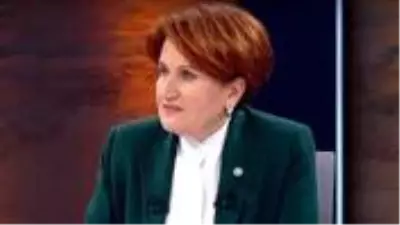 Bir vatandaşın geçim sıkıntısını anlatan Meral Akşener, canlı yayında duygu dolu anlar yaşadı Bir vatandaşın geçim sıkıntısını anlatan Meral Akşener, canlı yayında duygu dolu anlar yaşadı