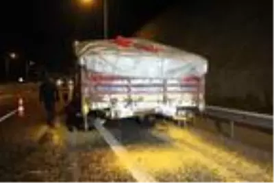 Bolu Dağı'nda kazaya karışan sürücüler hemşehri çıktı Bolu Dağı'nda kazaya karışan sürücüler hemşehri çıktı