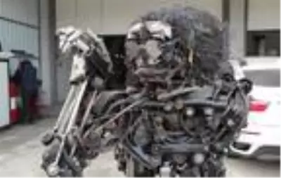 Bu kez Nusret'e benzeyen metal heykel yaptı Bu kez Nusret'e benzeyen metal heykel yaptı