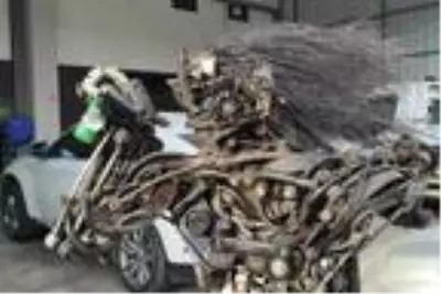 Bu kez Nusret'e benzeyen metal heykel yaptı Bu kez Nusret'e benzeyen metal heykel yaptı