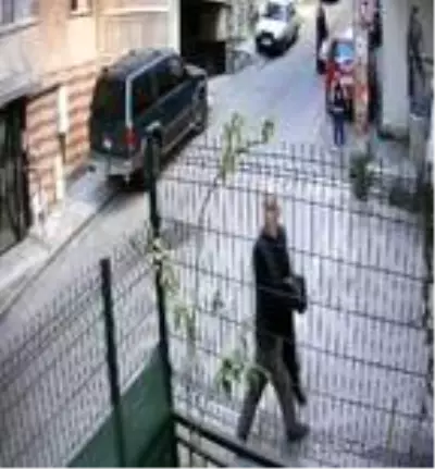 Buca'daki cinayetin şüphelisinden komşuları geçen hafta şikayetçi olmuş Buca'daki cinayetin şüphelisinden komşuları geçen hafta şikayetçi olmuş