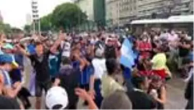 BUENOS AİRES - Arjantinli efsane futbolcu Maradona hayatını kaybetti BUENOS AİRES - Arjantinli efsane futbolcu Maradona hayatını kaybetti