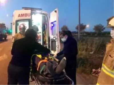 Burhaniye'de kamyon ve traktör çarpıştı: 1 yaralı Burhaniye'de kamyon ve traktör çarpıştı: 1 yaralı
