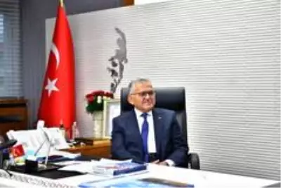 Başkan Büyükkılıç: 'AVM'lerde hareketliliği azaltmak zorundayız' Başkan Büyükkılıç: 'AVM'lerde hareketliliği azaltmak zorundayız'