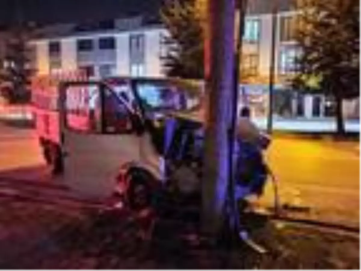 Son dakika haber | Çarpıp kaçan kamyoneti takip eden otomobil sürücüsü kazaya yol açtı: 1 yaralı