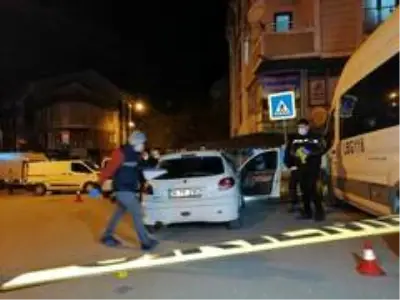 Çekmeköy'de silahlı kavga: 2 yaralı Çekmeköy'de silahlı kavga: 2 yaralı