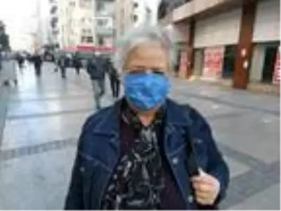 Depremden sonra vaka sayıları artan İzmir'de, sokaklar boşaldı Depremden sonra vaka sayıları artan İzmir'de, sokaklar boşaldı