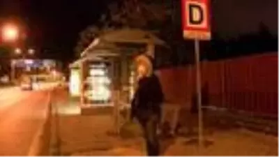 Durakta otobüs bekleyen kadına iğrenç taciz: Dünden beri ağlıyorum Durakta otobüs bekleyen kadına iğrenç taciz: Dünden beri ağlıyorum