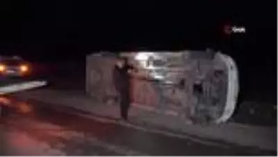 Elazığ'da minibüs devrildi: 3 yaralı Elazığ'da minibüs devrildi: 3 yaralı