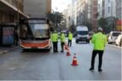 Son dakika haberleri... Eskişehir'de toplu taşıma araçlarında 'koronavirüs' denetimi Son dakika haberleri... Eskişehir'de toplu taşıma araçlarında 'koronavirüs' denetimi