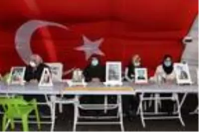 Son dakika haberleri | Evlat nöbetindeki asker babası: 9 yaşındaki bir çocuğu kaçırmak hangi ideolojiye sığar Son dakika haberleri | Evlat nöbetindeki asker babası: 9 yaşındaki bir çocuğu kaçırmak hangi ideolojiye sığar