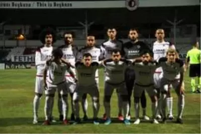 Fethiyespor'da 2 pozitif vaka tespit edildi Fethiyespor'da 2 pozitif vaka tespit edildi