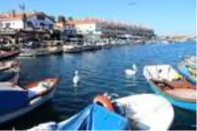 Foçalılar, eski taşların daha sık ve uygun dolgu malzemesiyle yeniden döşenmesini istiyor Foçalılar, eski taşların daha sık ve uygun dolgu malzemesiyle yeniden döşenmesini istiyor