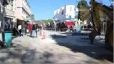 Foçalılar, eski taşların daha sık ve uygun dolgu malzemesiyle yeniden döşenmesini istiyor Foçalılar, eski taşların daha sık ve uygun dolgu malzemesiyle yeniden döşenmesini istiyor