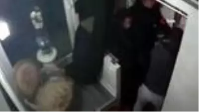 Fransa'da ırkçı polis şiddeti kamerada Fransa'da ırkçı polis şiddeti kamerada