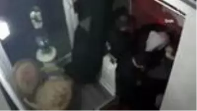 Fransa'da ırkçı polis şiddeti kamerada Fransa'da ırkçı polis şiddeti kamerada