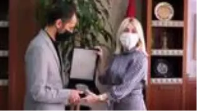 Görev yeri Antalya'dan Dağlık Karabağ'a yardıma giden Azerbaycanlı doktor yaşadıklarını anlattı Görev yeri Antalya'dan Dağlık Karabağ'a yardıma giden Azerbaycanlı doktor yaşadıklarını anlattı
