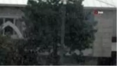 Hakkari'de mevsimin ilk karı yağdı Hakkari'de mevsimin ilk karı yağdı